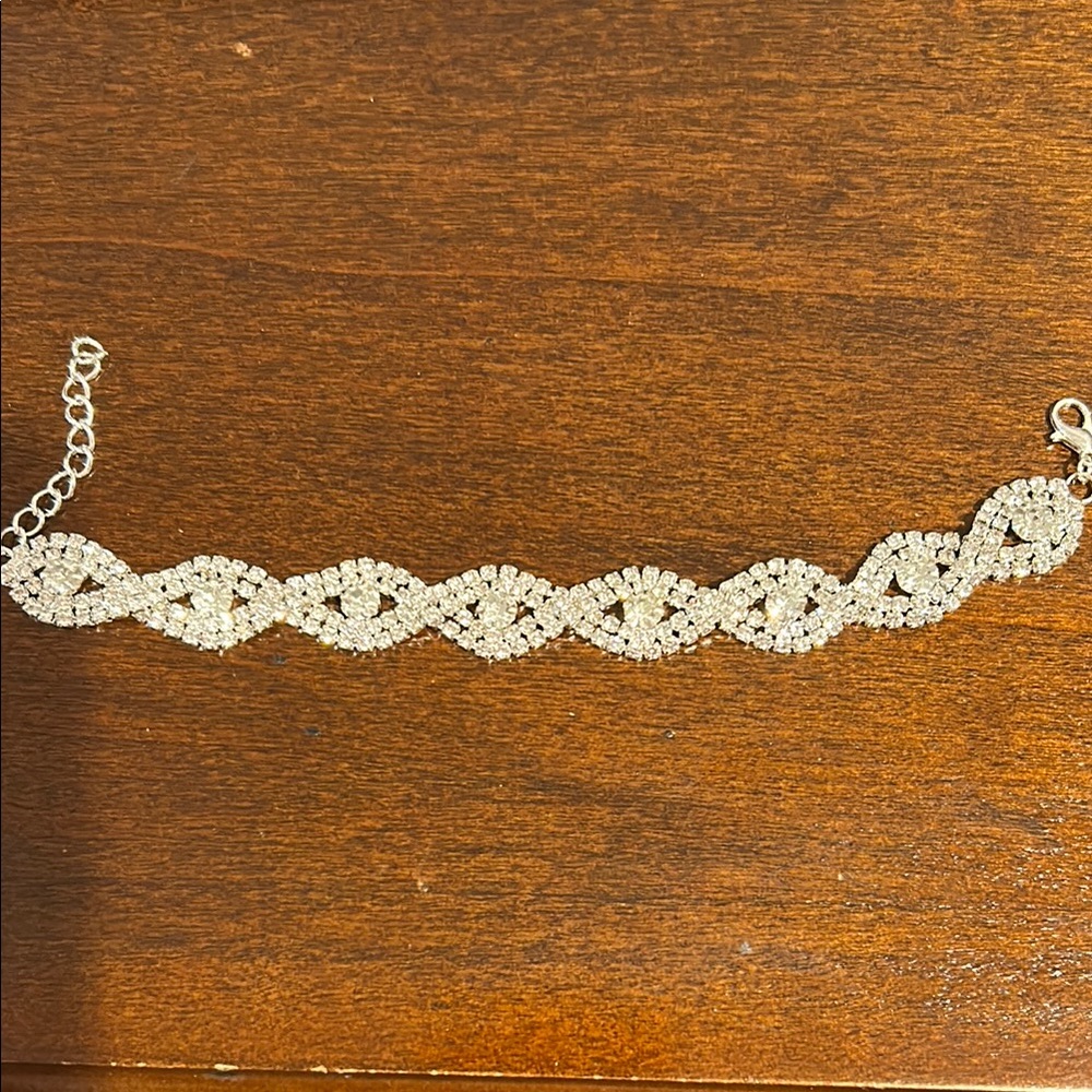 Elegant Silver Crystal Bracelet ya